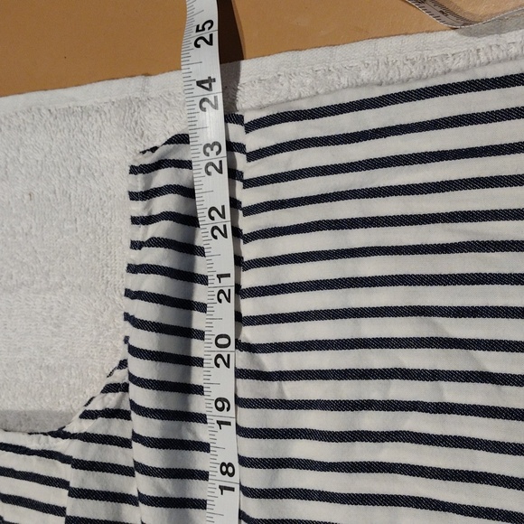 Old Navy, Classic And Stylish women's sleeveless button front dress in XL. - Picture 5 of 5